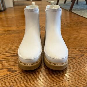 White Hunter Rain Boots - Size 10, Short